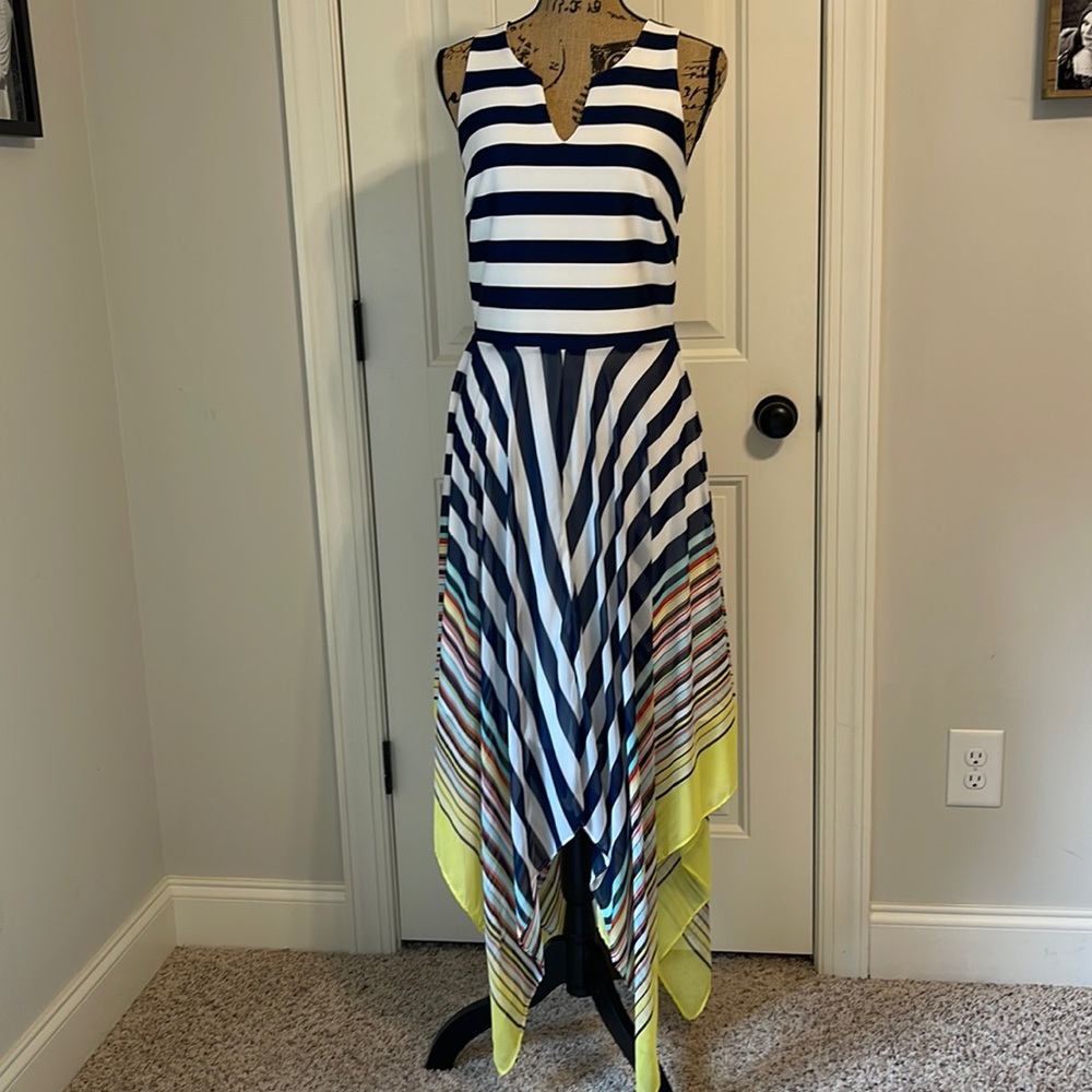 Gorgeous striped dress! 👗